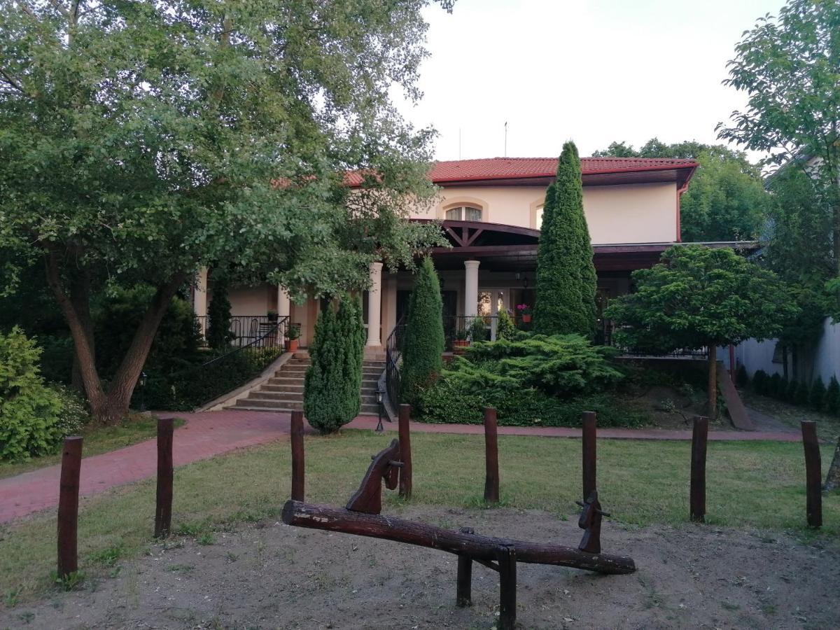 Family SIESTA Sóstó Bed and Breakfast Nyíregyháza Exterior foto