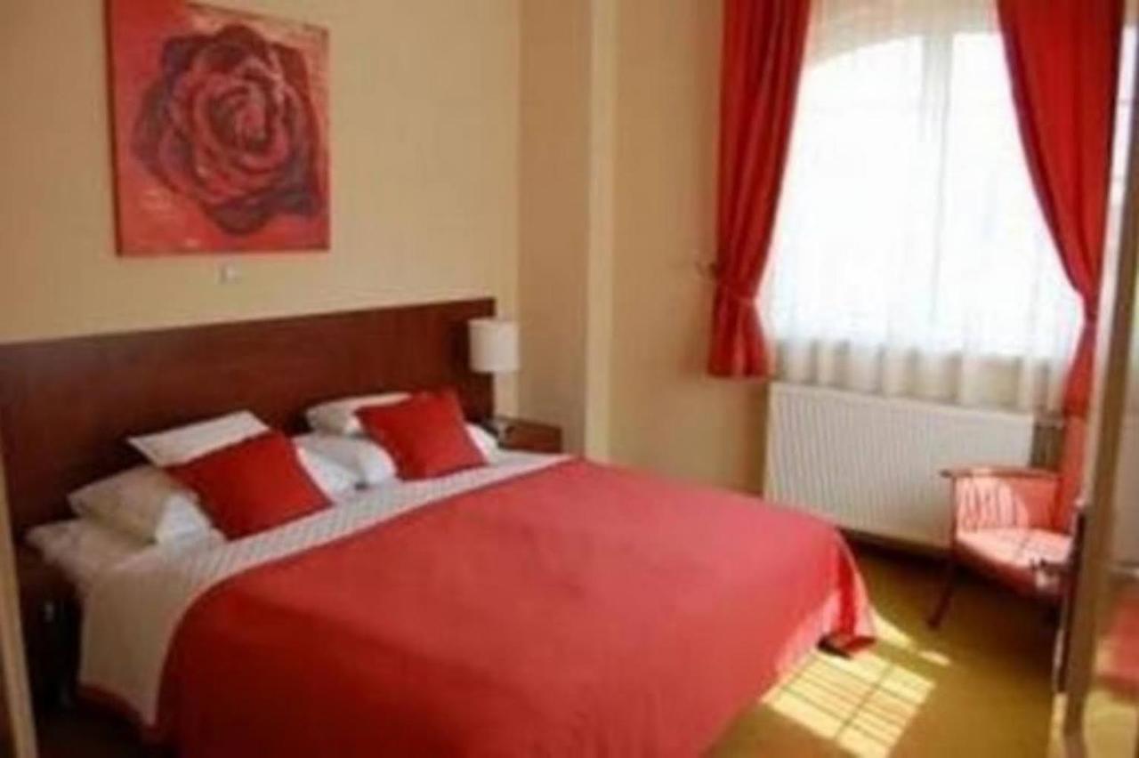 Family SIESTA Sóstó Bed and Breakfast Nyíregyháza Exterior foto